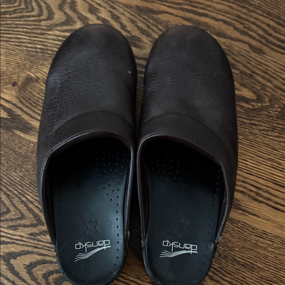 Dansko Men’s Brown Leather Slip-On Clogs